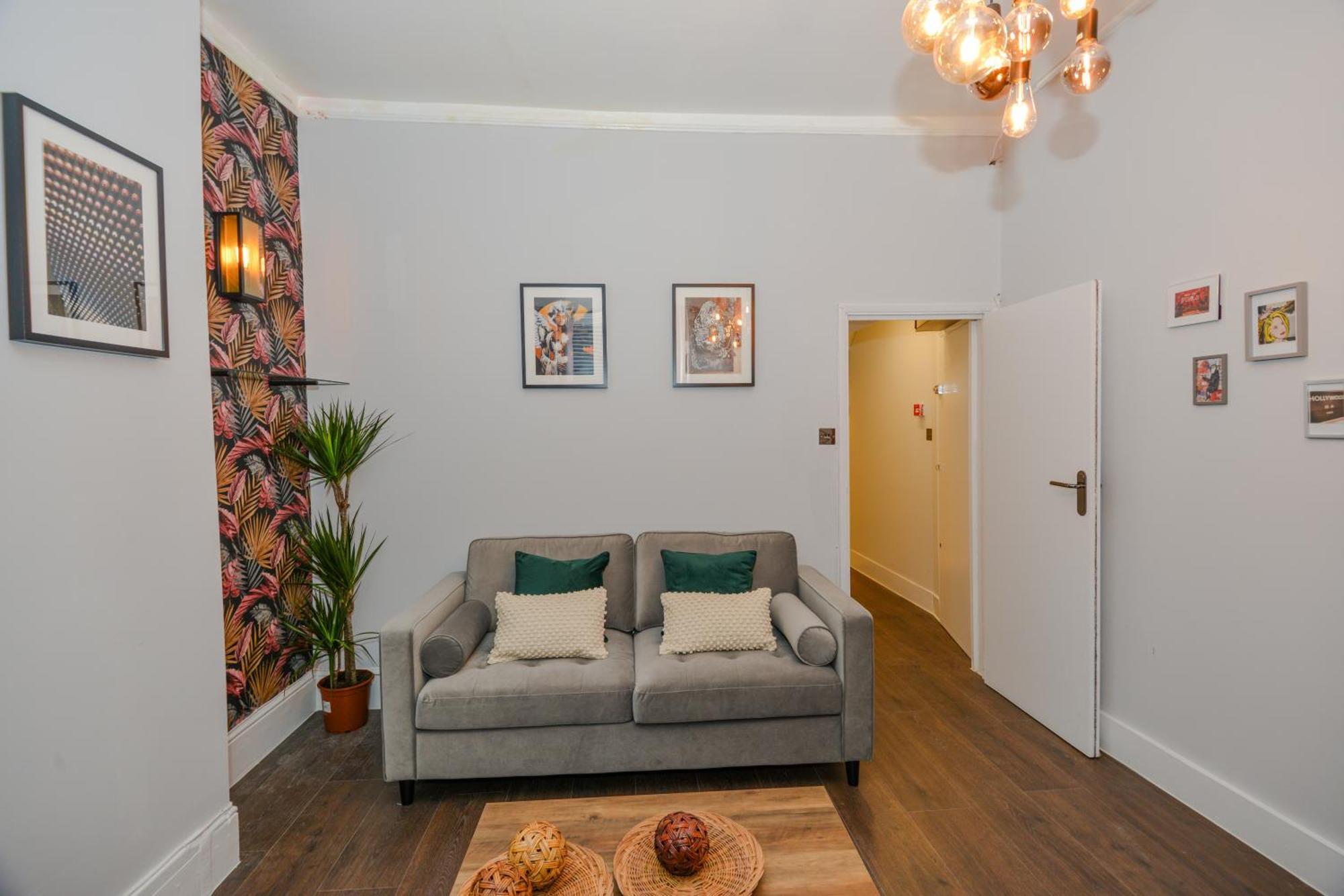 Cosy 1 Bedroom Home For Small Families Londyn Zewnętrze zdjęcie