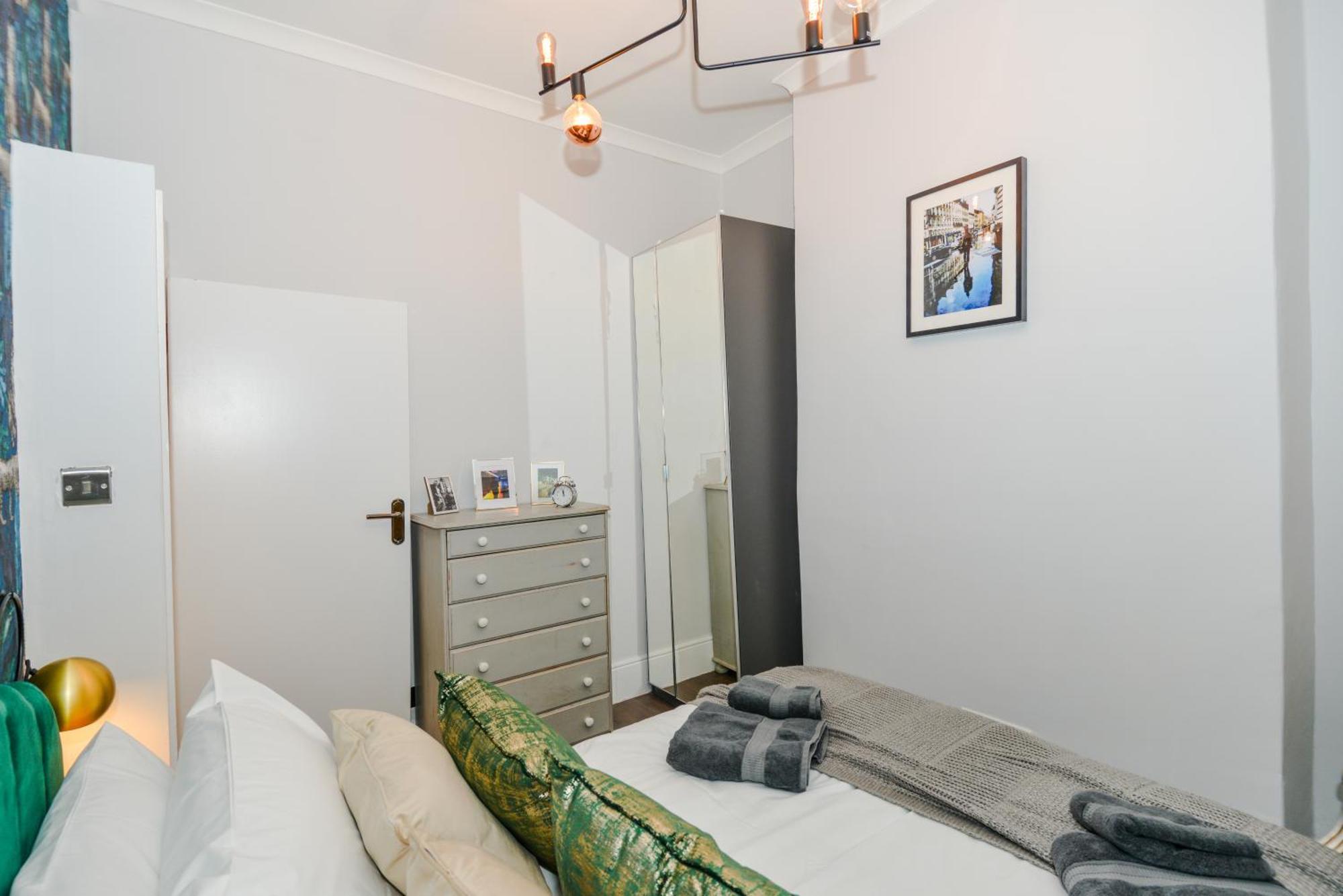 Cosy 1 Bedroom Home For Small Families Londyn Zewnętrze zdjęcie